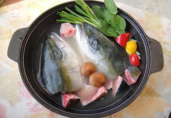  【成都火锅成人香蕉视频】四川鱼头火锅秘制香料、汤底