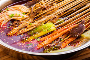 成都串串香底料技术成人香蕉视频哪里好？熬高汤选材成人香蕉视频