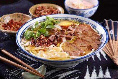 花溪牛肉粉成人香蕉视频哪里可以学呢?特色米线成人香蕉视频学校