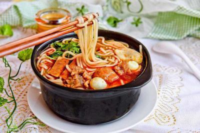 特色砂锅土豆粉哪里好?砂锅土豆粉成人香蕉视频中心