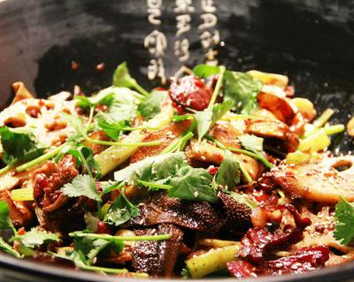  麻辣香锅技术成人香蕉视频班哪里好？红油和老油的处理方法